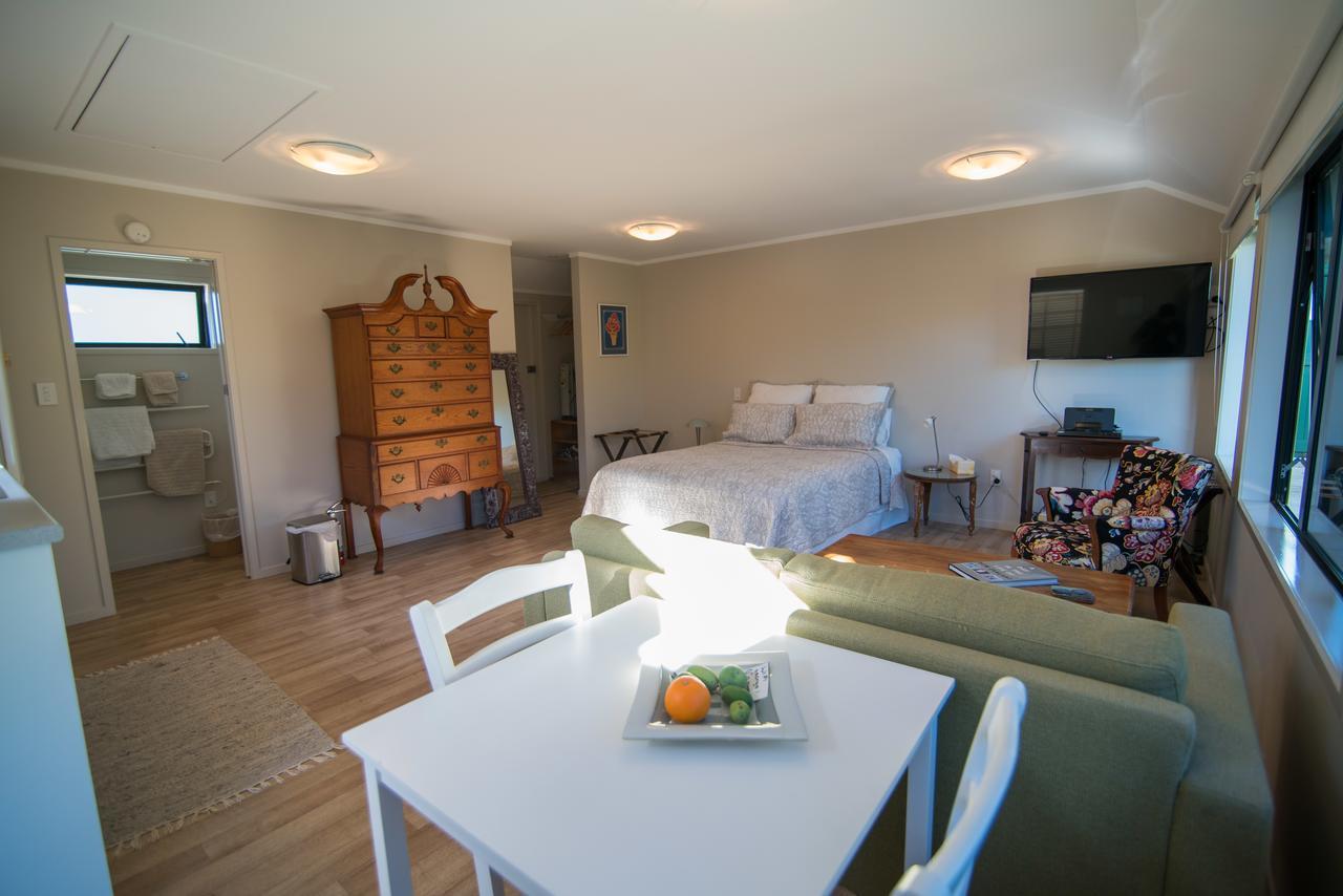Terry And Cindy'S Bed And Breakfast Auckland Exterior photo